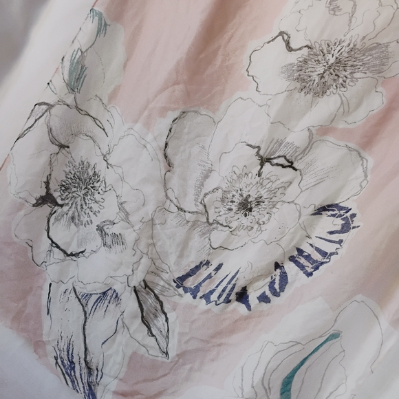 Women's Large Silky Light Pink & White Floral Sheer Scarf / Wrap With Raw Hem - Picture 6 of 10